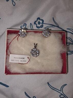 Sterling Silver Clear Crystal Flower Pendant & Stud Earrings Set